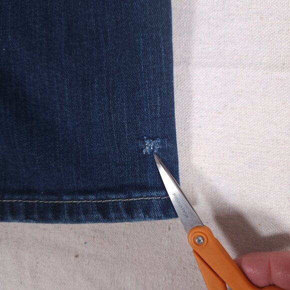 BKE Denim Kate Straight Blue Jeans Womens Size 28S x 29.5 Dark Wash Pants FLAWS - Picture 10 of 16